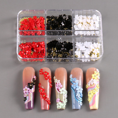 6 režģi 3D balts akrila ziedu nagu daļas jauktas tērauda krelles piekariņi Dizains nagu mākslas dekorēšana DIY rotaslietas aksesuārs SASZCT-150