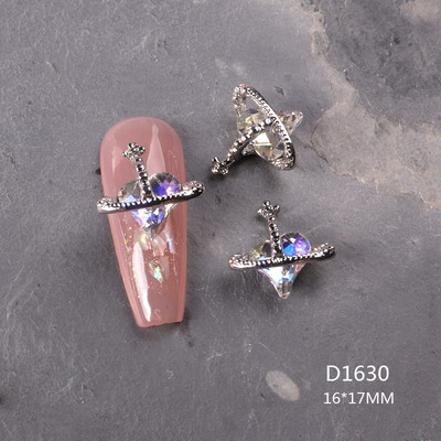 10 kom/lot Ravni medvjeđi nokti Šarm Rhinestones Srebrni/zlatni dodaci za nokte Profesionalni šarm Cirkonijski dijamanti Luksuzni dijelovi DIY