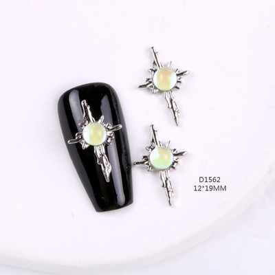 10 kom/lot Ravni medvjeđi nokti Šarm Rhinestones Srebrni/zlatni dodaci za nokte Profesionalni šarm Cirkonijski dijamanti Luksuzni dijelovi DIY