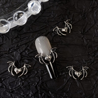 10 komada Gothic Punk Style Nail Art Charms Antikno srebrna legura Isusov katolički križ Dodaci Devilski anđeoski ukrasi za nokte