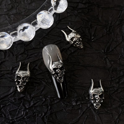 10 komada Gothic Punk Style Nail Art Charms Antikno srebrna legura Isusov katolički križ Dodaci Devilski anđeoski ukrasi za nokte
