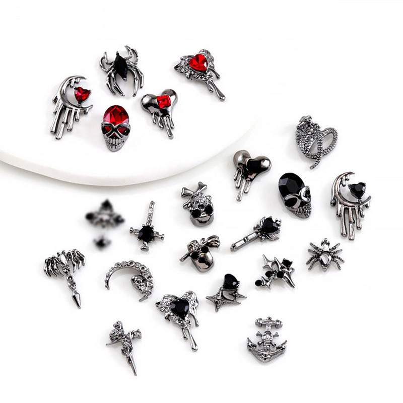 10Gb Helovīna retro tumšā stila nagu piekariņi 3D sakausējuma sirds nagu mākslas aksesuāri Cross Skull zirnekļa čūskas dārgakmeņi biedējošās nagu daļas