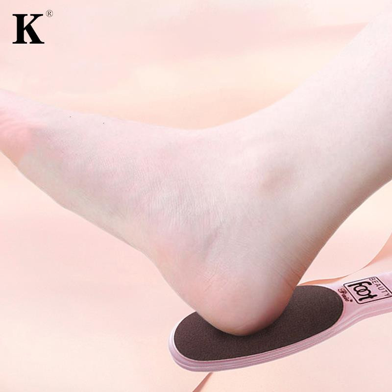 Profesionalus dildės dvipusis pėdų dilgėlinės nuospaudų šalinimo priemonė pėdoms Medinė pedikiūro trintuvė, skirta išlyginti kietą, šiurkščią, sausą, kietą odą