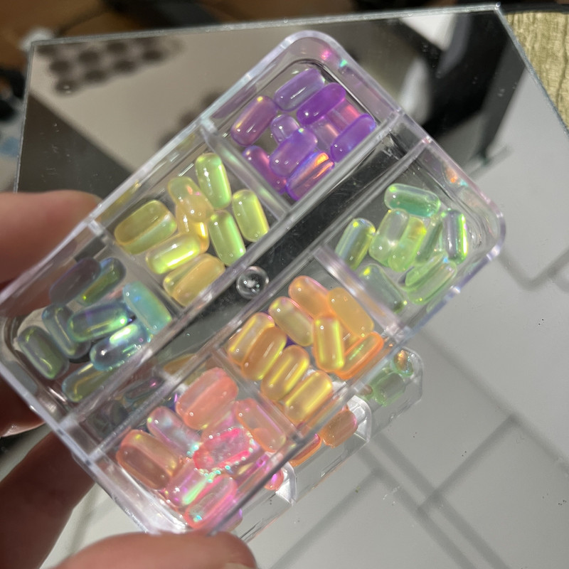 6Girds/Box Aurora Nail Art Rhinestone 3D Resin Love-Heart/Butterfly/Bow Nagu Decoration DIY Jauktu krāsu manikīra kristāls