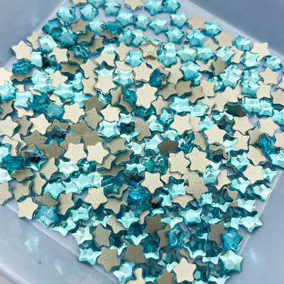 100 gab. Daudzkrāsains stikls — Zvaigzne, nagu mākslas strādnieki