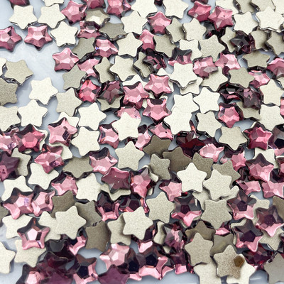 100 gab. Daudzkrāsains stikls — Zvaigzne, nagu mākslas strādnieki