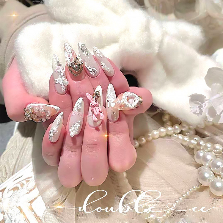 10 komada Nail Art Skull Rabbit Sweet Funeral Girl Style Metalna boja u spreju Matizirani zec 2021. Novi dolazak Neto Crveni nakit za nokte