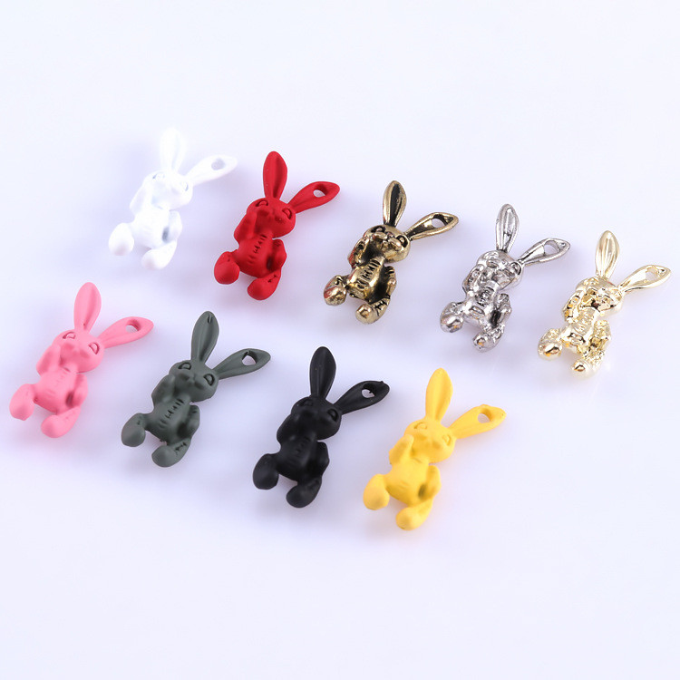 10 komada Nail Art Skull Rabbit Sweet Funeral Girl Style Metalna boja u spreju Matizirani zec 2021. Novi dolazak Neto Crveni nakit za nokte