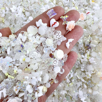 50 gab. Nejauši sajaukti sveķu nagu mākslas piekariņi, tumsā mirdzoši Bow Love Bear, dažādi nagu mākslas dekoratīvie aksesuāri nagu kristāls, DIY