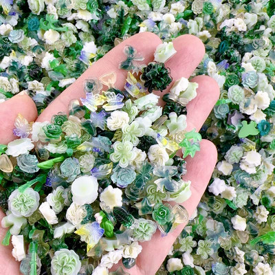 50 gab. Nejauši sajaukti sveķu nagu mākslas piekariņi, tumsā mirdzoši Bow Love Bear, dažādi nagu mākslas dekoratīvie aksesuāri nagu kristāls, DIY