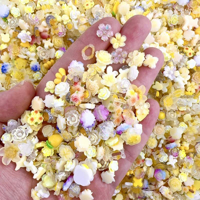 50 gab. Nejauši sajaukti sveķu nagu mākslas piekariņi, tumsā mirdzoši Bow Love Bear, dažādi nagu mākslas dekoratīvie aksesuāri nagu kristāls, DIY