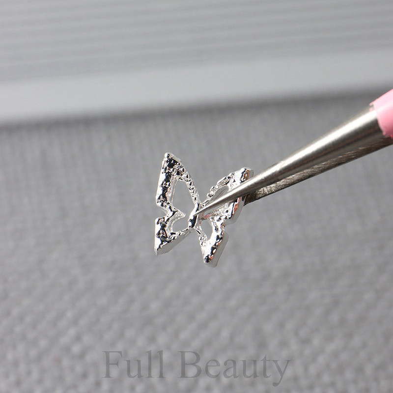 10 tk/pakk liblikakujulised küünevõlusid 3D kuldsed hõbedased liblikad kivist tsirkoonist ehted DIY küünekunsti aksessuaarid