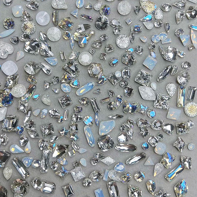 50Pcs/Lot Multi-Shapes Nail Art Svjetlucavi kamenčići Sjajno staklo sa zašiljenom stražnjom stranom DIY Dragulji Kamenje za Nail Art 3D Dodaci Privjesci