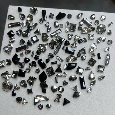 50Pcs/Lot Multi-Shapes Nail Art Svjetlucavi kamenčići Sjajno staklo sa zašiljenom stražnjom stranom DIY Dragulji Kamenje za Nail Art 3D Dodaci Privjesci