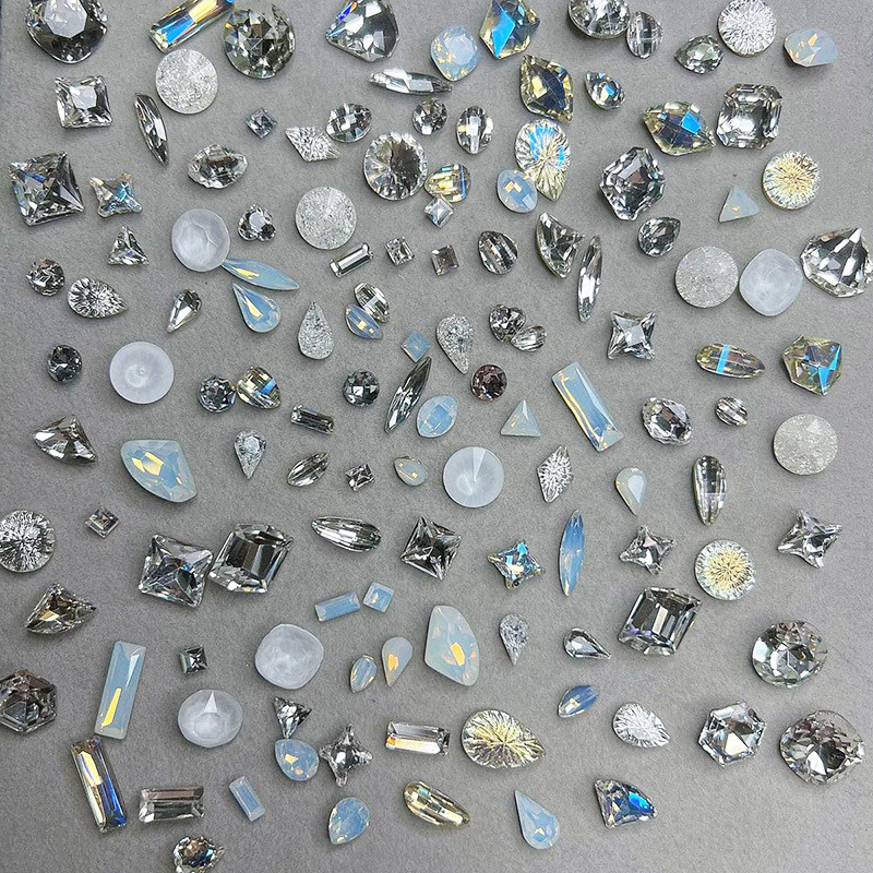 50Pcs/Lot Multi-Shapes Nail Art Svjetlucavi kamenčići Sjajno staklo sa zašiljenom stražnjom stranom DIY Dragulji Kamenje za Nail Art 3D Dodaci Privjesci