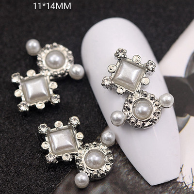 10GAB Luksusa sakausējuma nagu mākslas planēta Rhinestone piekariņi Nagi dekorēšanas piederumi Planet Cross Juvelierizstrādājumu aksesuāri Manikīra daļas