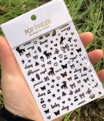 Nagu mākslas uzlīmes Sirds 3D nagu uzlīme Zelta sudraba melna Seksīgi sarkana nagu dizaina uzlīme ar mirdzošu pūdera nagu aksesuāriem