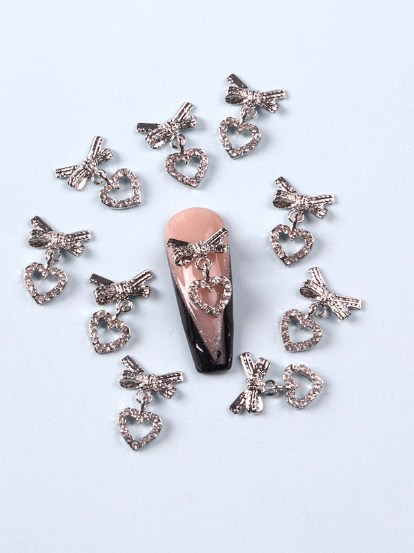 10 komada Srebrno srce od legure Nail Art Charm 3D Sailor Metalno šuplje srce Ljubav Nakit za nokte Luksuzni dodaci za manikuru