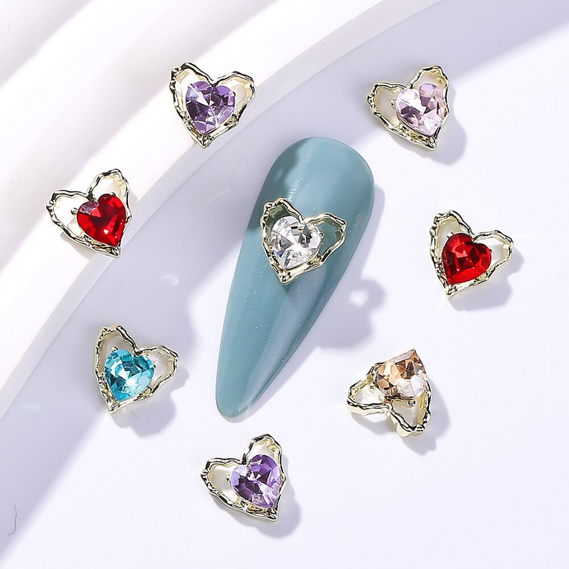 30 GAB Mīlestības nagu sakausējuma 3D rotaslietas, izdobtas mīlestības dimanti, krāsaini gaiši, grezni, mīlestības formas dimanta nagu dekori