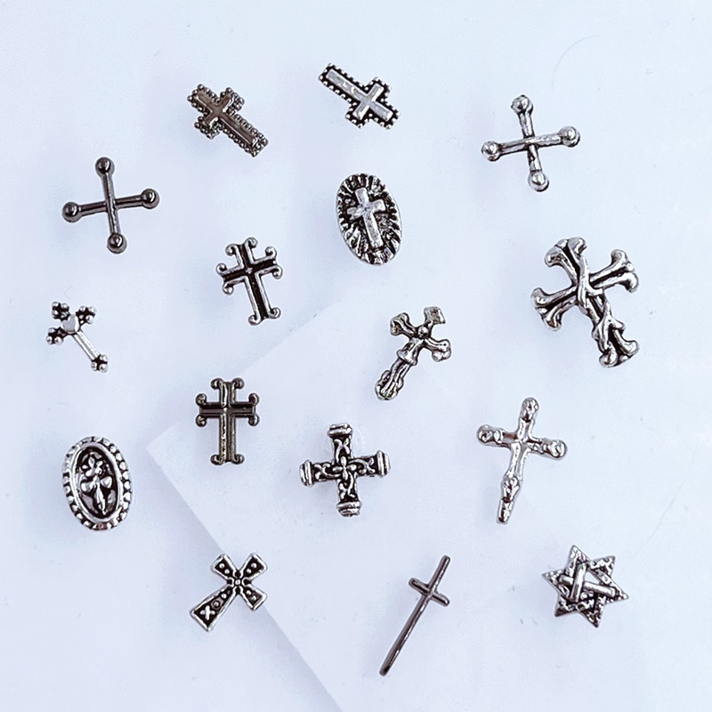 10 db/tétel Korea fémötvözet körömdísz alkatrészek Vintage Kereszt Virág Szív Fegyver Hold Medve Bika Bat 3D Barkácsolás Kiegészítők Matricák Bűbáj
