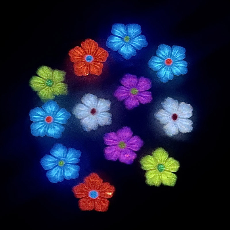 30GAB Gaismas 3D akrila ziedu nagu mākslas piekariņi Aksesuāri Mirdz tumsā Nagi Dekorēšanas piederumi Materiāls Manikīra Dekors