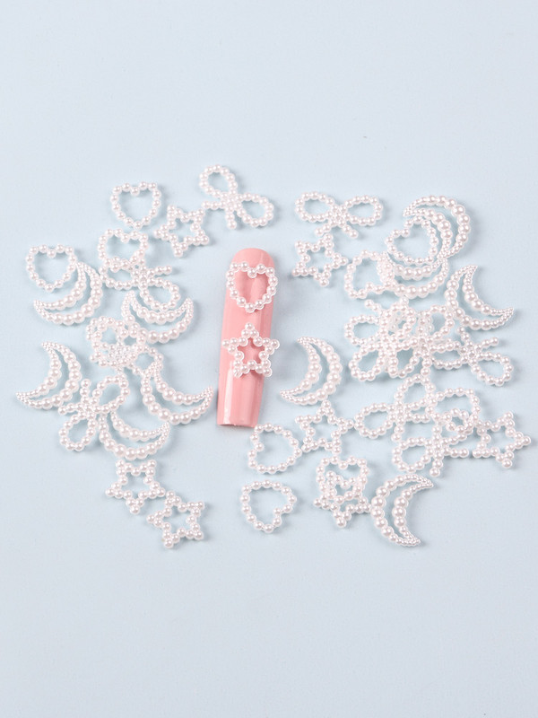 40 gab Dobu sirds pērļu nagu mākslas piekariņi balti pērļu apaļi sirds zvaigzne vairāku formu 3D nagu dekorēšana DIY nagu aksesuāri