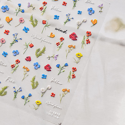 Krāsains dzirkstošs stikla fragments pavasara savvaļas ziedi Augstas kvalitātes līmējošās zibspuldzes nagu uzlīmes Mākslas dekorācijas dizains T-3784