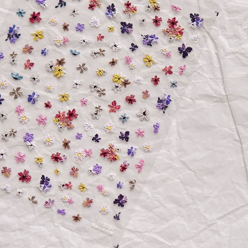 Krāsains dzirkstošs stikla fragments pavasara savvaļas ziedi Augstas kvalitātes līmējošās zibspuldzes nagu uzlīmes Mākslas dekorācijas dizains T-3784