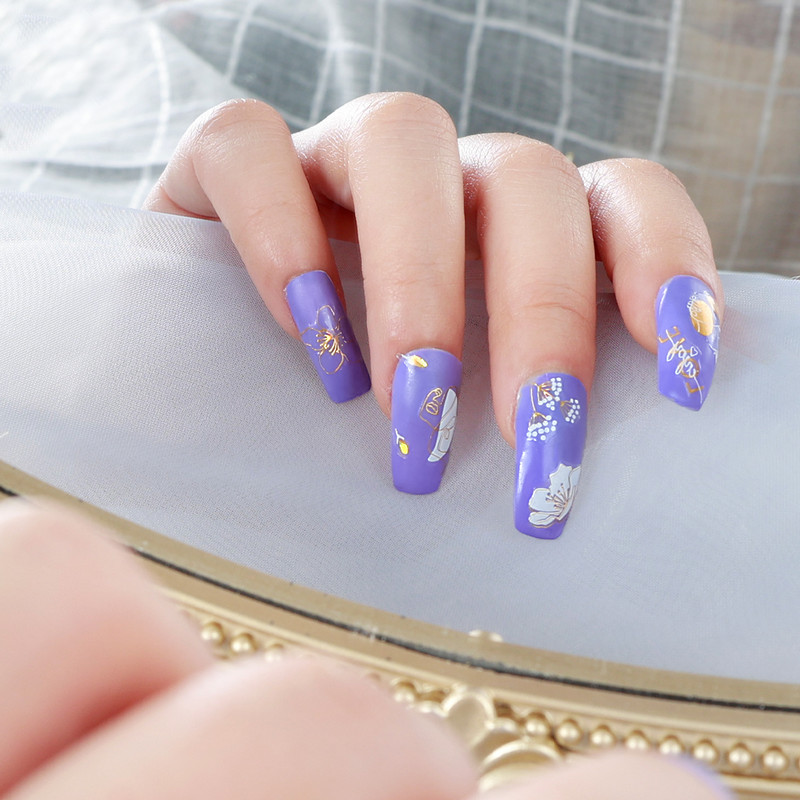 1Gb 3D nagu uzlīmes baltā zelta lapu abstrakts līniju raksts pašlīmējošs slīdnis nagu mākslas rotājumi lapu ziedi nagu uzlīmes