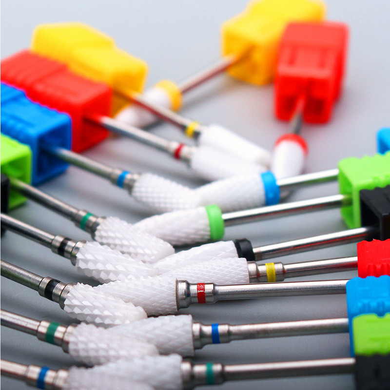 1 GAB profesionālie 3/32 collu keramikas sprauslas nagu urbji, balti uzgaļi manikīra nagu frēzēšanai Elektrisko urbjmašīnu piederumu instrumenti