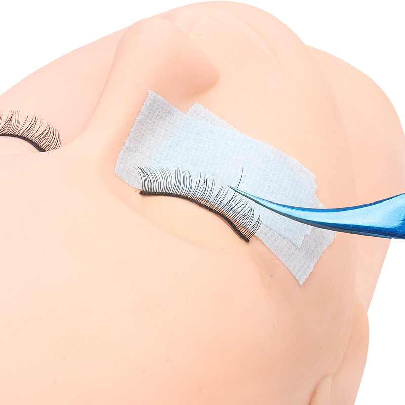 2gab skropstu pieaudzēšanas piederumi, skropstu lente, neausta skropstu pieaudzēšanas spilventiņš zem acīm, plāksteris, kas nesatur hipoalerģisku aplauzumu.