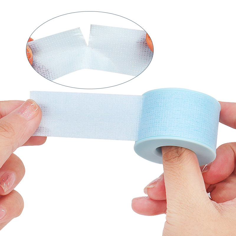 2gab skropstu pieaudzēšanas piederumi, skropstu lente, neausta skropstu pieaudzēšanas spilventiņš zem acīm, plāksteris, kas nesatur hipoalerģisku aplauzumu.