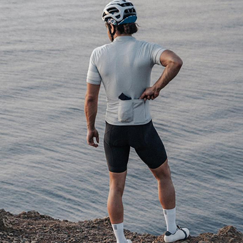 Velosipēda soma Riteņbraukšanas krekla soma Lietusizturīga velosipēda tālruņa soma Mtb aksesuāri Ūdensizturīgs, sviedru necaurlaidīgs, netīrumu izturīgs ESSENTIALS korpuss