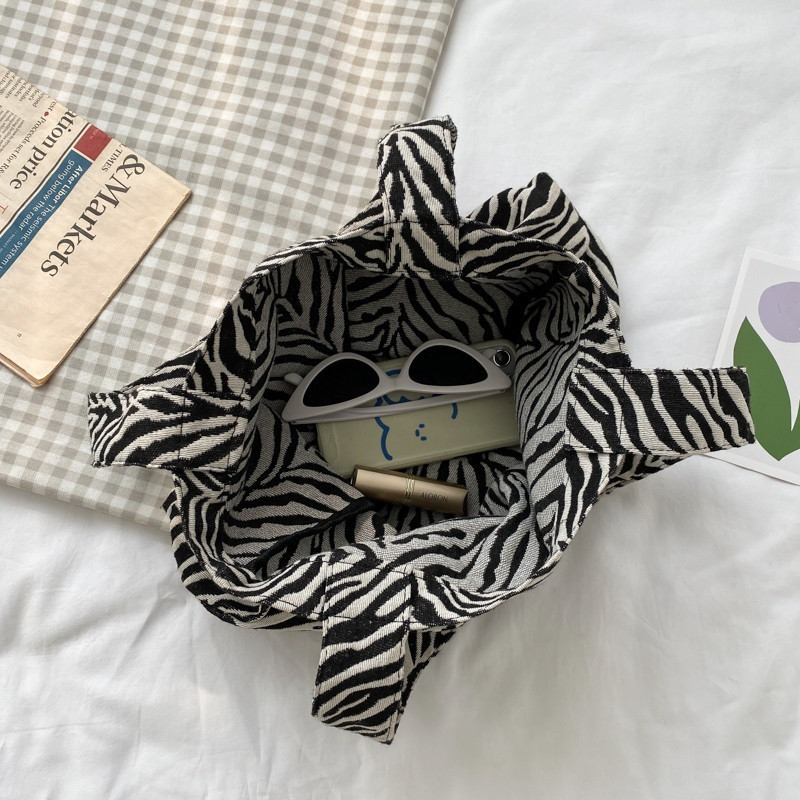 Vintage sieviešu plecu soma Radoša Zebras svītras Audekla rokassomas Lielas ietilpības padušu soma Sieviešu ceļojumu iepirkumu somas