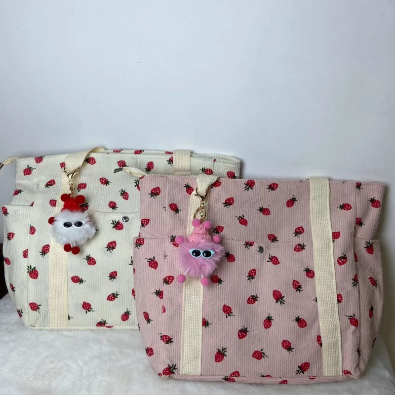 Skaista velveta zemeņu plecu soma Sweet Fresh daudzpusīga rokassomiņa ar akadēmijas stila lielas ietilpības klases somu