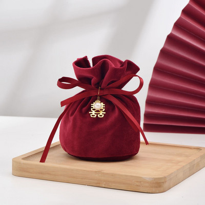 Samta rotaslietu futrālis Retro ballīšu aksesuāri Samta aukliņu soma Retro modes rotaslietu iepakojums Kāzu labvēlības konfekšu soma