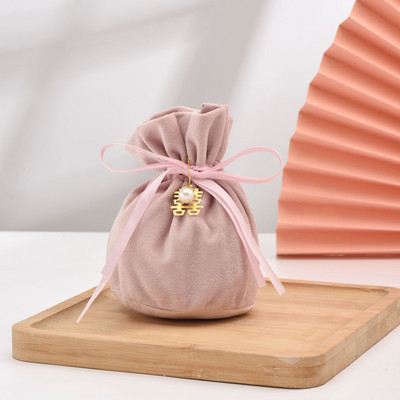 Samta rotaslietu futrālis Retro ballīšu aksesuāri Samta aukliņu soma Retro modes rotaslietu iepakojums Kāzu labvēlības konfekšu soma