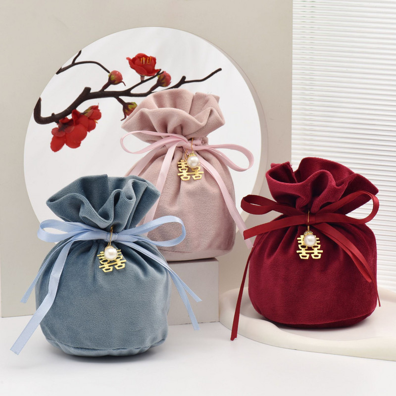 Samta rotaslietu futrālis Retro ballīšu aksesuāri Samta aukliņu soma Retro modes rotaslietu iepakojums Kāzu labvēlības konfekšu soma