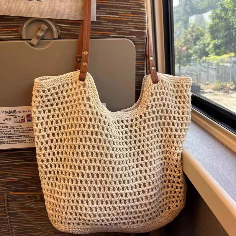 Ležerne torbe na rame velikog kapaciteta Luksuzne ženske modne ljetne tkane torbe za 2024. Blagdanske torbe za plažu Trendovske poslovne kupnje