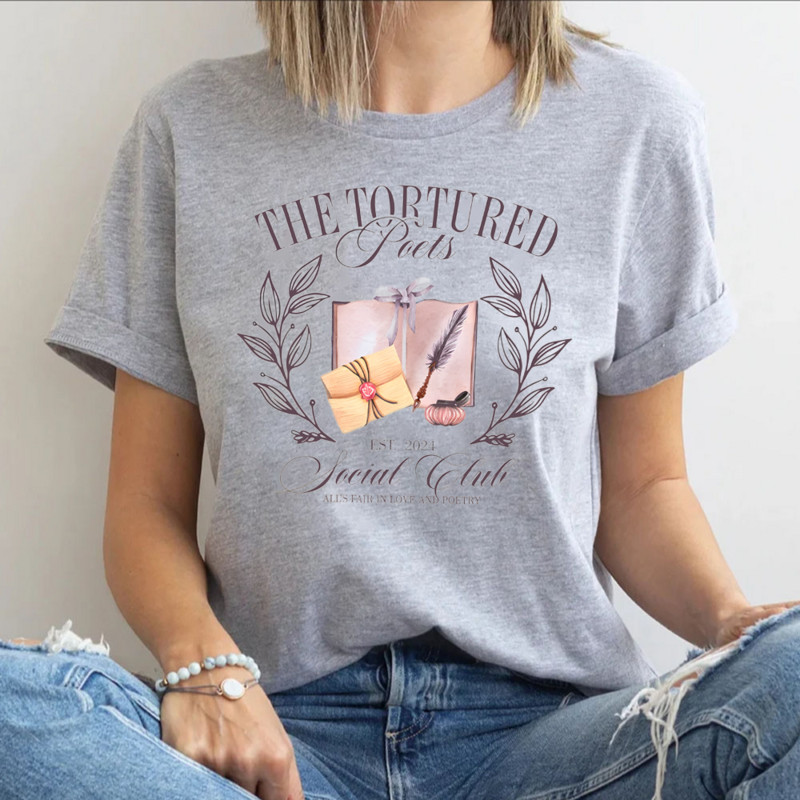 Μπλουζάκι τμήματος The Tortured Poets for Women All's Fair in Love and Poetry Νέο άλμπουμ Θαυμαστές T 19 Απριλίου Causal Cotton Short