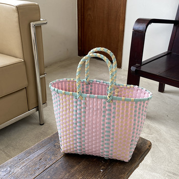 Тъкане на ръчна кошница Цветна ръчна чанта Модна тъкана чанта с PVC дръжка Пачуърк Портмонета на райета Голям капацитет Плажни чанти за пикник