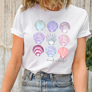 Το Diversity Is Beautiful Seashell Beach Summer Funny Print T-shirt Γυναικεία Μοντέρνα αισθητική Vintage γραφικά πουκάμισο παραλίας Χρώμα κοχύλια