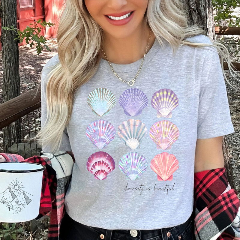 Mitmekesisus on ilus merekarbi rannasuvine naljakas trükiga T-särk, naiste trendikas esteetiline vintage graafiline rannasärk Värvilised kestad
