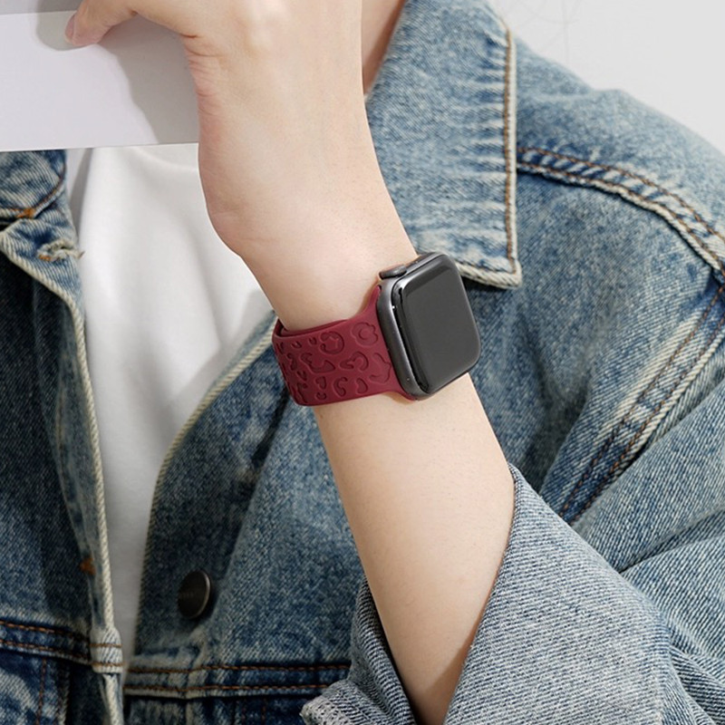 Kaķa ķepa Doba silikona siksniņa iWatch Series 8 7 6 5 4 3 Leopard Gravēta siksniņa Apple Watch Band 38 40 45 49 mm aprocei