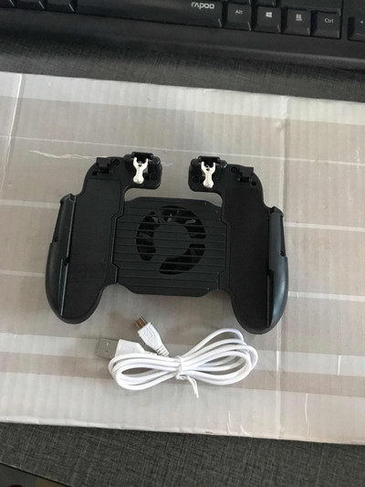 Univerzalni L1R1 gaming joystick Gamepad Trigger za Pubg Mobile Fire Button Shooter mobilni telefon PUBG Game Controller