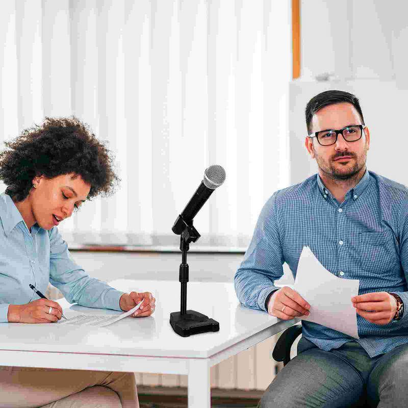 Galda mikrofona statīvs ar regulējamu pamatni galda mikrofona statīvs ar trieciena stiprinājuma turētāju Mini pārnēsājams galda statīvs, melns mikrofona klips