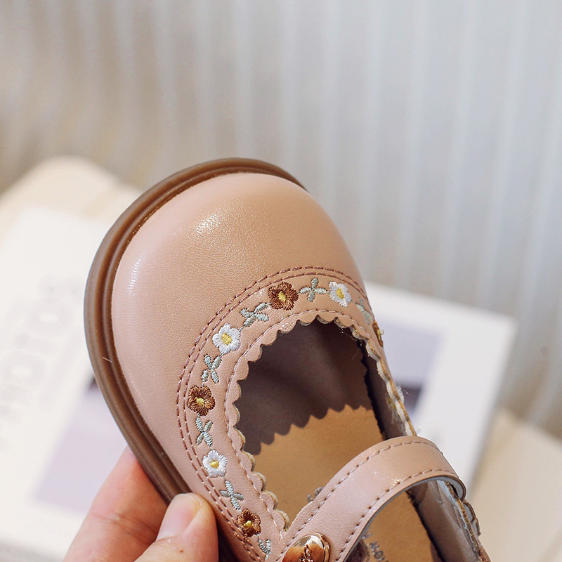 Плитки сладки детски кожени обувки Mary Janes с бродерия на цветя за малко момиченце Три цвята Удобни детски обувки с примка на кука 21-30