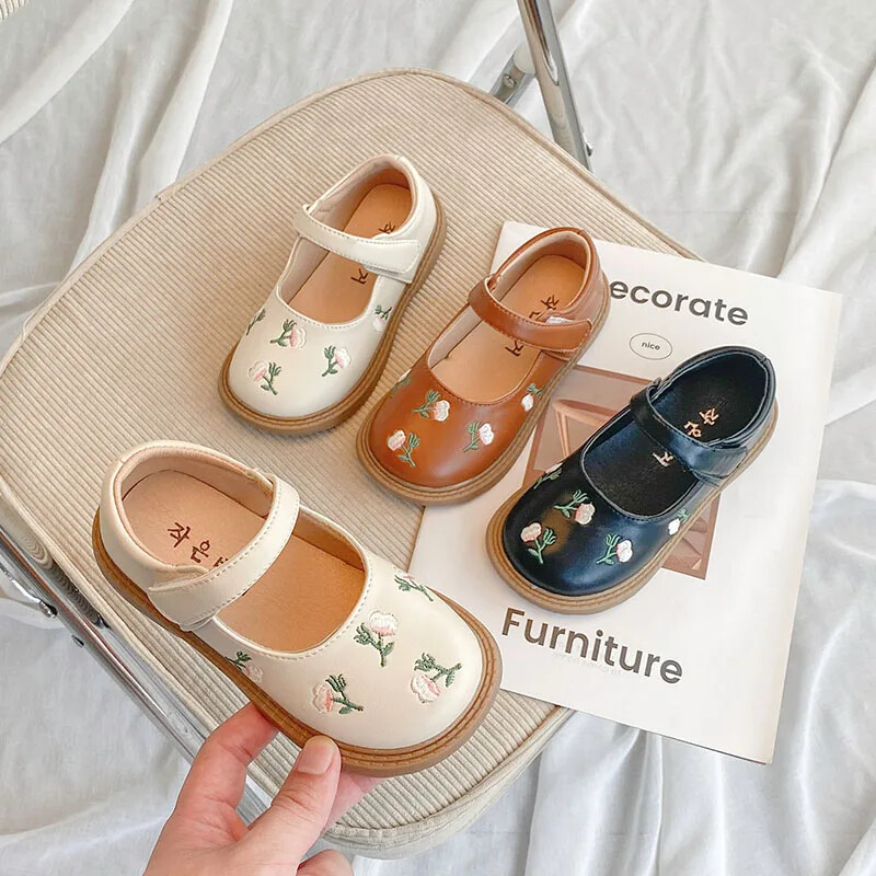 Нови момичета Детски кожени обувки 2024 Пролет и лято Цветя Бродерия Национален стил Танцови ежедневни обувки Детски обувки на принцеса