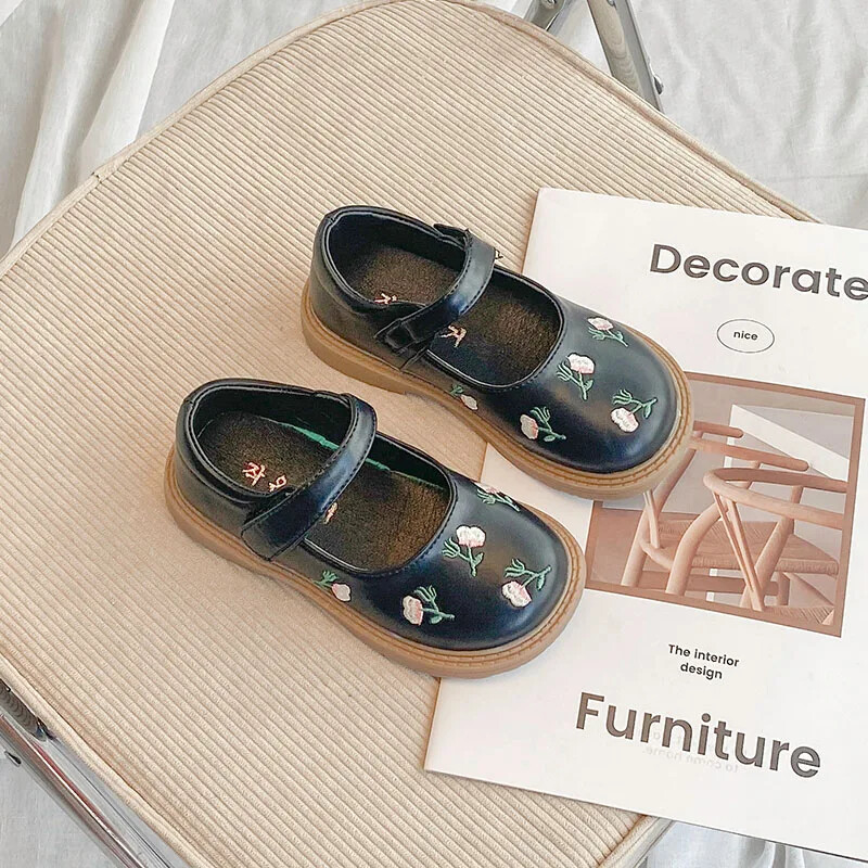 Нови момичета Детски кожени обувки 2024 Пролет и лято Цветя Бродерия Национален стил Танцови ежедневни обувки Детски обувки на принцеса