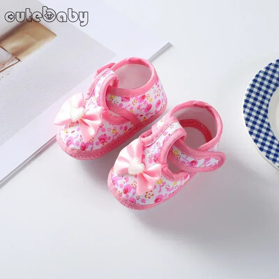 Kislánycipők First Walkers Csipkés virágos újszülött babacipők Princess csecsemő tipegő babacipők fiúknak, lapos, puha előjárók